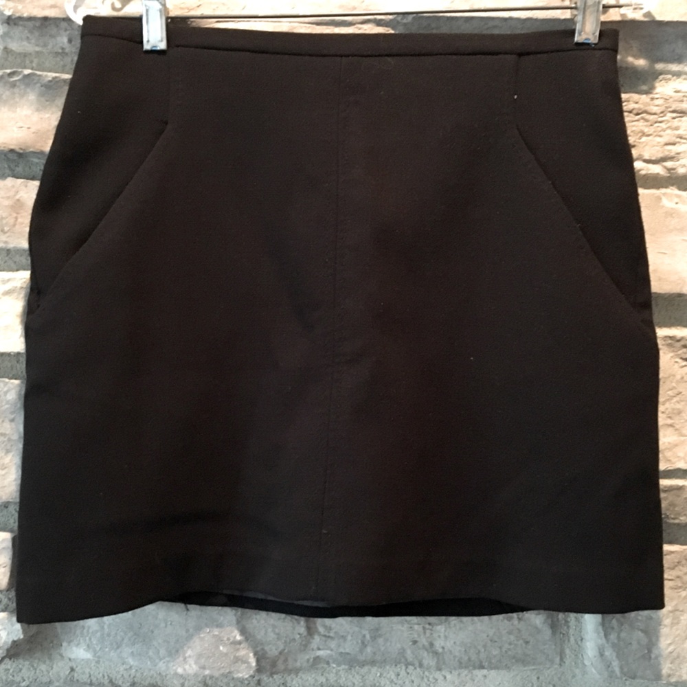 🌻Price Drop!🌻 Gap Black Mini Skirt with Pockets